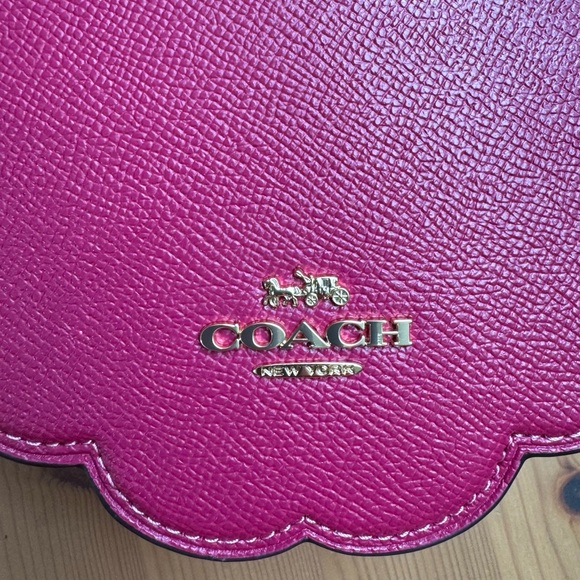 🍒 Coach Raspberry Crossbody - Picture 7 of 8